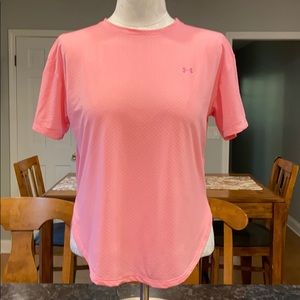 Women’s Under Armour heat gear t-shirt